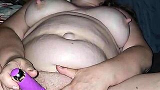 Milf's Big Ass Shakes as Vibrator Coaxes Her to Cum