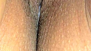 Cierra La Masturbación Con Perrito Y Cum En Mi Trasero