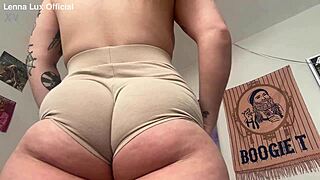 I, thick blonde, tease you with my fat ass