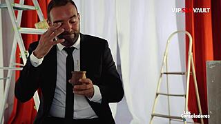 Loira Sicilia leva foda hardcore na buceta de velho safado