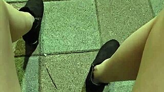 Shemale Ting Xuan Pees Outdoor