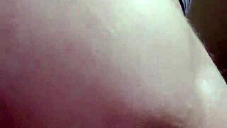 Regangin Lubang Pantatku Pakai Dildo