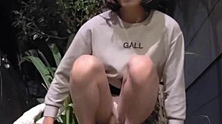 Shemale Ting Xuan Pees Outdoor