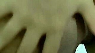 menari telanjang sambil colmek komentar jorok nya dong 😈