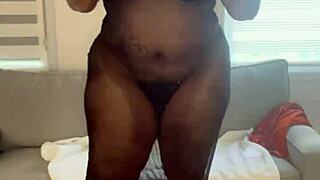 patravontesse jerks off her big tits 😏