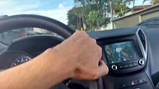 punheta no carro buscando pau duro!