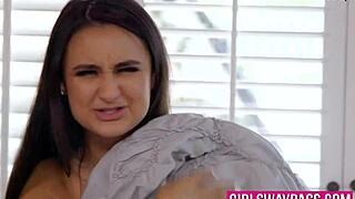 Pussy Loving Milf Queened And Licked By Teen Girlfriends