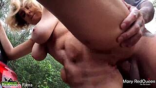 The Car Broke Down and They Decided to Fuck There with the Right to Squirt and Anal