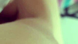 así me gusta manosear una verga rica joven amateur masturba a su vecino cuando no hay nadie en casa 😍