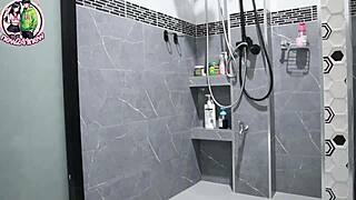 สาวไทยอาบน้ําล้างหีอย่างดีรอผัวมาเย็ด ninewthai