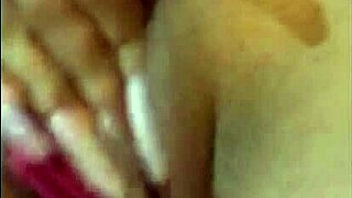 Would you watch Latina masturbate with dildo in casita?