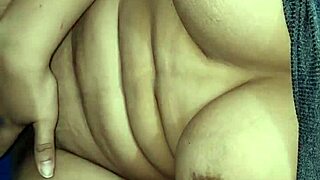 vecina culona me invita despues de masturbarse rico