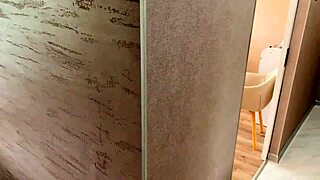 damn that courier spied on me so i fucked him hard doggystyle 🍆💦 russian amateur moans loud