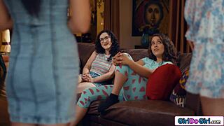 petite brunette pornstar licks pussy no more clam jamming