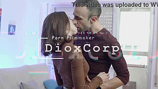 me follo a mi vecina brunette en las escaleras con doggystyle y misionero en casa licking her shaved pussy