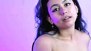 ven y mirame como me desnudo mientras te hago explotar con mi joi