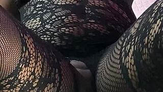 Ebony Milf's Shaved Pussy Gapes and Squirts on Vibrating Sex Machine