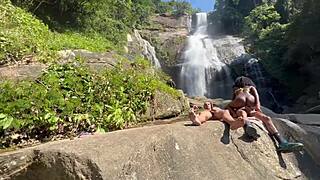 Amateur Behind-Scenes with Cute Brazilian Pretinha on Red