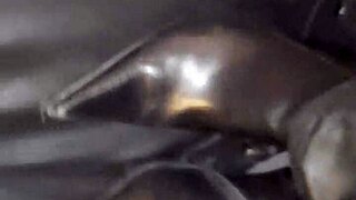 squeeky leather stiletto heels make my feet feel sooo damn sexy n fetishy