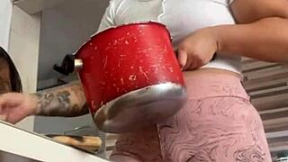 big pussy friend flashes ass for lunch help