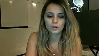 dea how much you gonna squirt in that berlin shower with toys flashing?