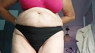 i'm oma an i fuked my old harry pussy with huge komkommer!!