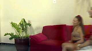 Minha Amiga É Corna In Casting Flirt With Big Cock Fitness