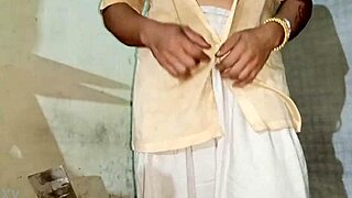 A chubby arab milf with big ass and swaying boobs shows off her wet brown pussy and tight desi curves in the bathroom.