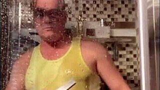 Daddy's huge cock fills wet pussy in raw hardcore pounding action