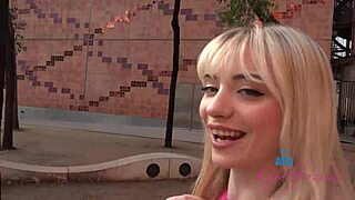 eu Cecelia Taylor la întâlnire fierbinte, simt rău așa că dau roadhead POV mișto înainte creampie intim