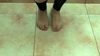 ever seen feet shake like these sexy dancers do?