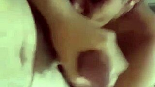 fodendo o cu da esposa indiana sem piedade essa puta rabuda adora rebolar com pauzão no rabo