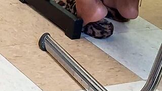 whoa check out this ebony teen 18+ lightskin soles caught candid 🔥👣