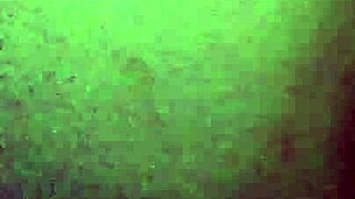 chubby bbw farts loud in bedroom homemade clips