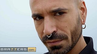 Jada Sparks bends over for Jordi's monster cock in public Brazzers fuck