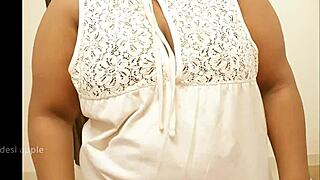 kolkata babe shakes her sexy indian boobs teasingly