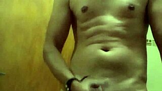 tt diwi fingers her wet pussy so sloppy ugh