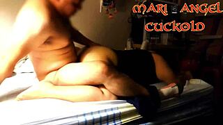 mi cornudo, mira como mi amante me enseña a cogerte bien duro en el culo gimiendo