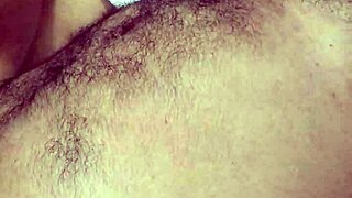 Neighbor's milf mom pussy tempts for secret masturbation help