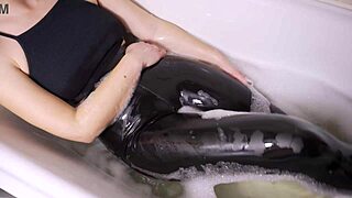 damn stepsis that wet cameltoe tease in leather leggings is killin me 🔥💦