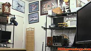 Bigtitted Pawnshop Amateur In Spex Fucks For Cash Closeup