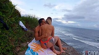 ei loira da praia quer meter com travesti na rua usando lingerie? anal ao ar livre foda bruta