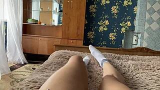 super hot amateur babe films herself creampie squirting on huge cock for bf