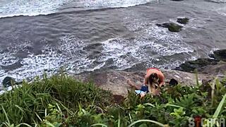 ei loira da praia quer meter com travesti na rua usando lingerie? anal ao ar livre foda bruta