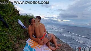 ei loira da praia quer meter com travesti na rua usando lingerie? anal ao ar livre foda bruta