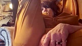 fine ass tranny rides huge dildo deep