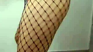 Sexy big-ass babe shakes her curves dancing in high heels.