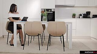 Double Anal Queen Alysa Gap Craves More Intense Action