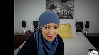 Soft whispers of my hidden desires unfold on Muslim cam