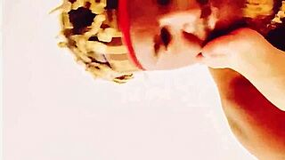 omg i crave licking between her sexy toes and bare feet before riding!